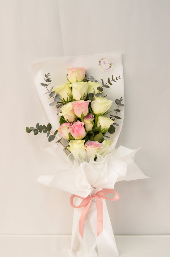 White and pink Rose bouquet