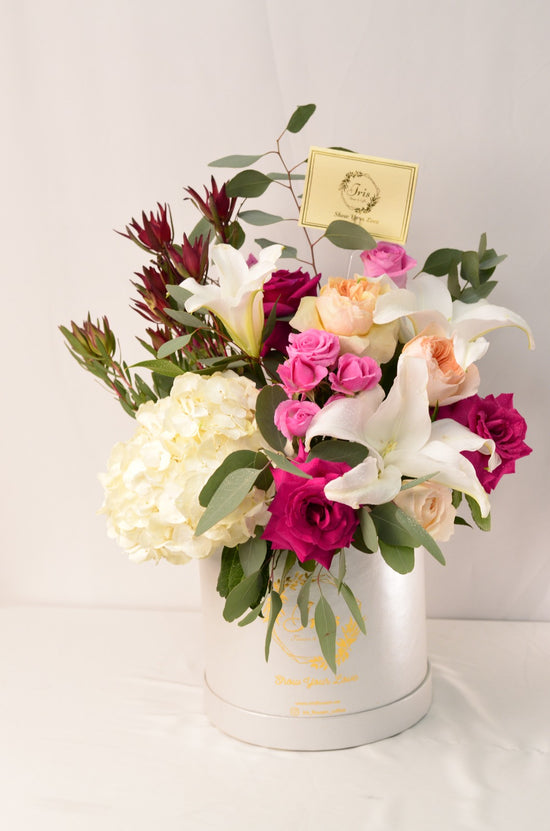 White and pink flowers box