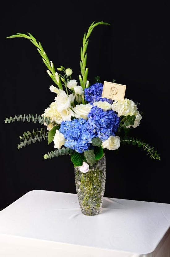 Blue and White flowers vase