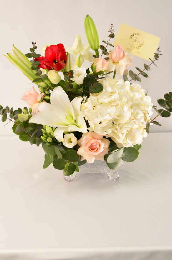 White flowers vase 🤍