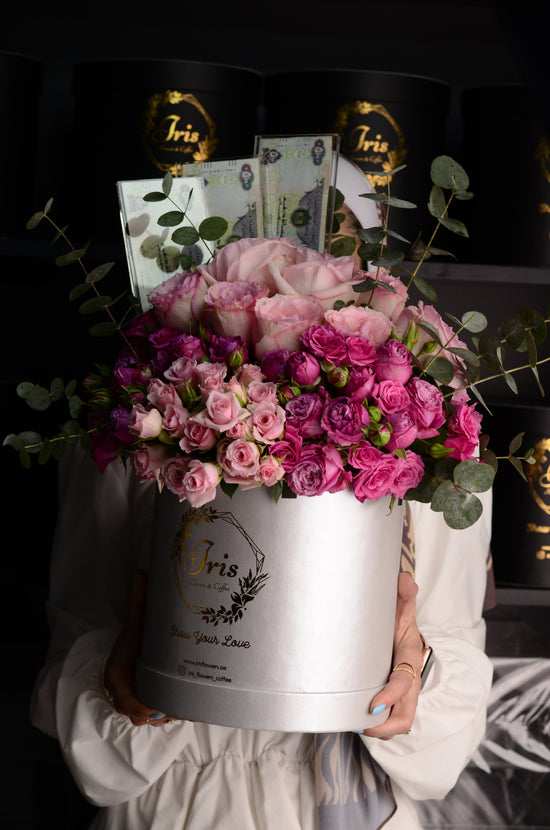 Luxury Pink flowers box (Money not included)